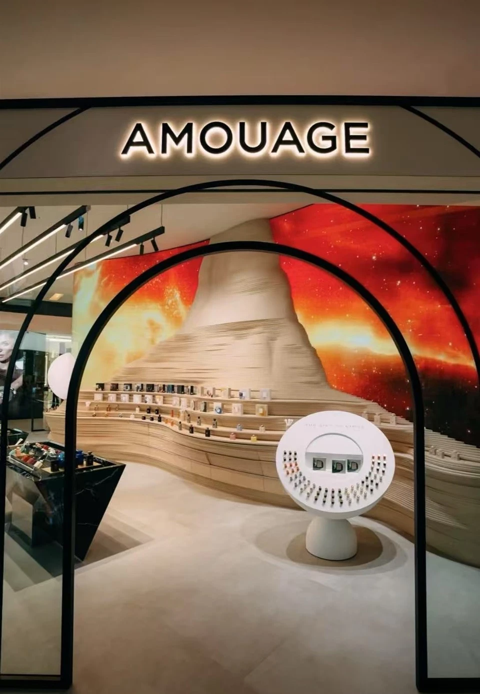 Perfume Shopping Mall Kiosk
