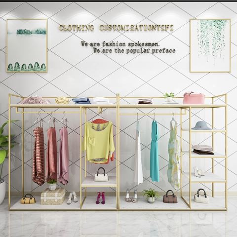 Racks d’estil senzill per a roba