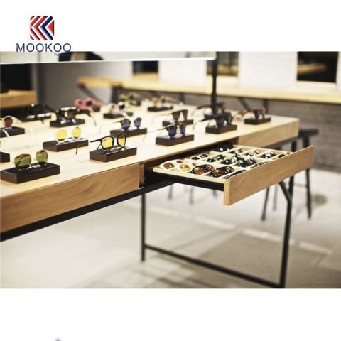 Botiga d’ulleres de sol Disseny d’interiors Vintage Display Retail